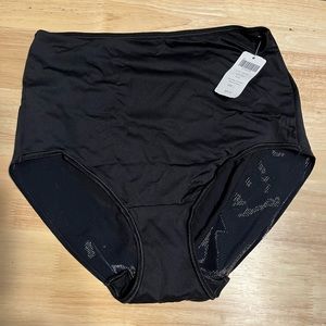 NWT Soma Vanishing Tummy Retro Brief in a Large in color Black